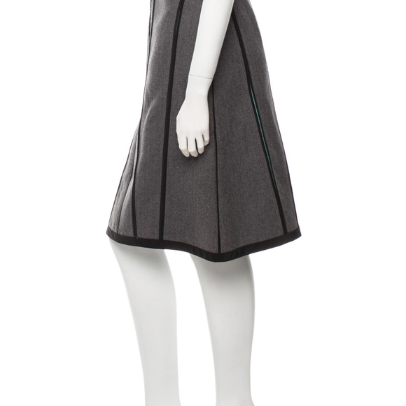 FENDI wool A-Line skirt. - Picture 2 of 3